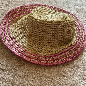 GAP women’s packable straw hat. (Sold out online)